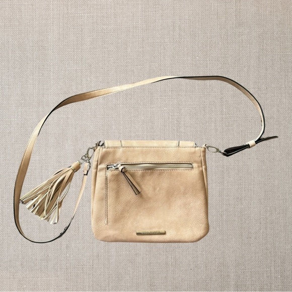 STEVE MADDEN Tassel Crossbody - Picture 2 of 13
